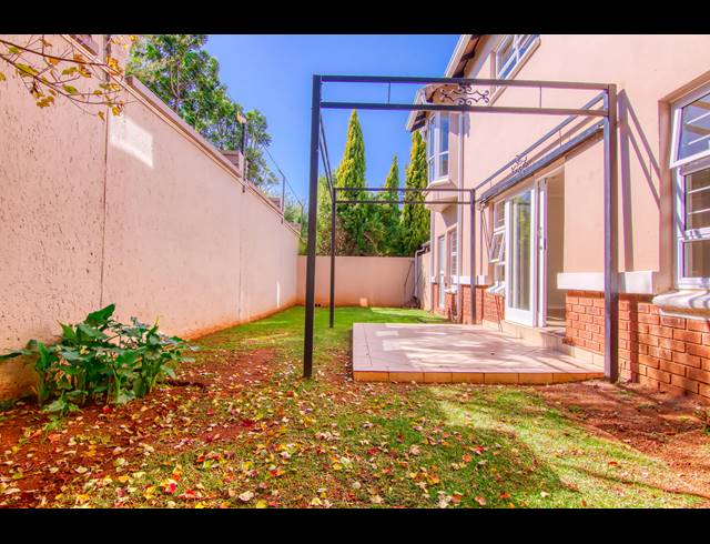3 BEDROOM DUPLEX SOLD IN BRYANSTON